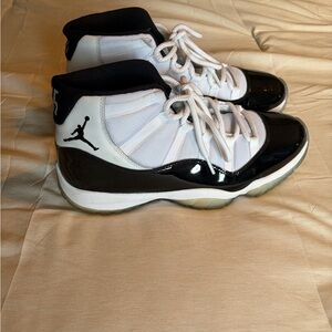 Air Jordan 11 Concord